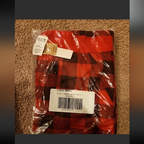 Victoria secret- Red & Black Plaid Thermal Jogger/Lounge Pants-L - Picture 4 of 4